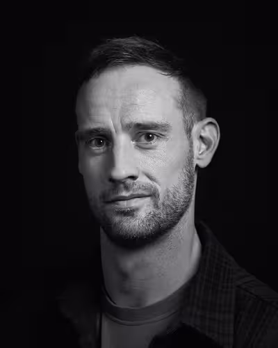 Portrait of Harry Roberts taken at beyond tellerrand in Düsseldorf 2021 by Norman Posselt