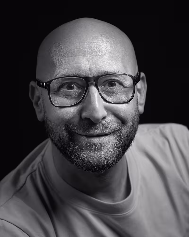 Portrait of Jeff Greenspan taken at beyond tellerrand in Düsseldorf 2021 by Norman Posselt