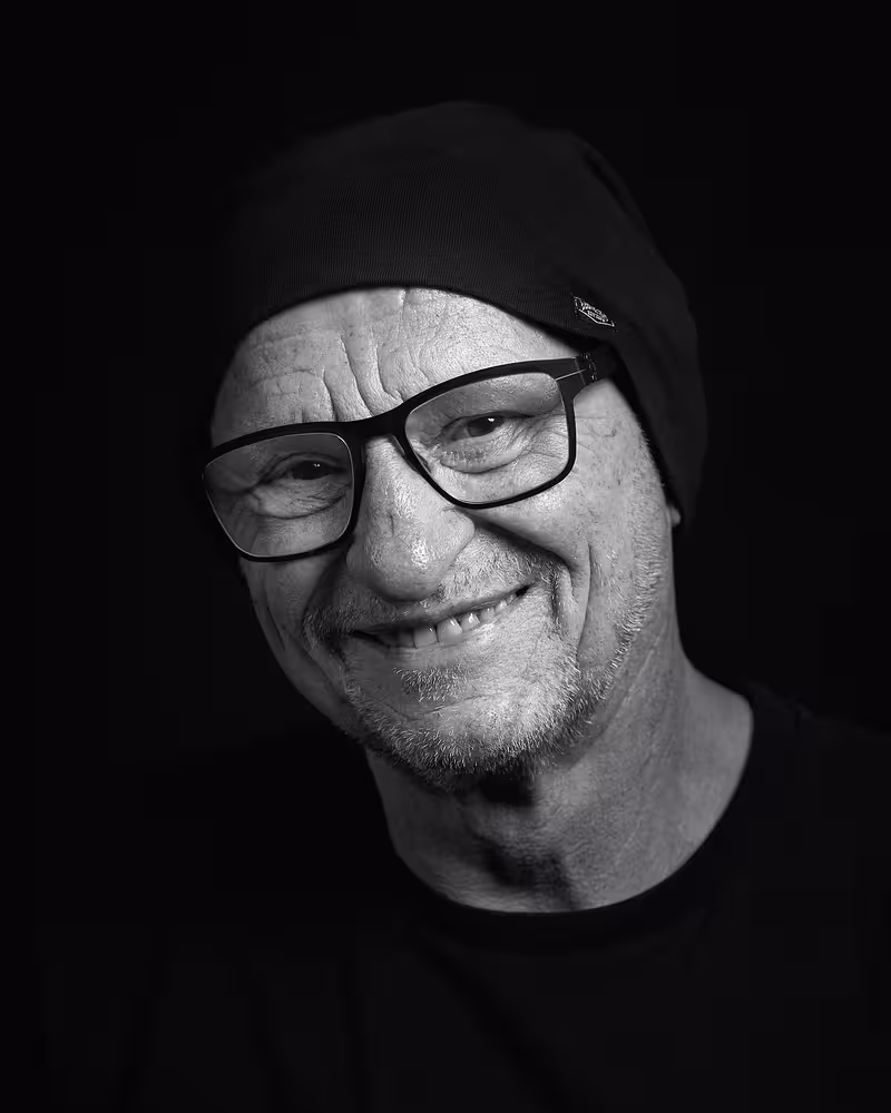 Portrait of Titus Dittmann taken at beyond tellerrand in Düsseldorf 2021 by Norman Posselt