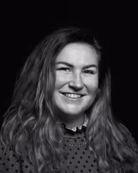 Portrait of Molly Watt taken at beyond tellerrand in Düsseldorf 2021 by Norman Posselt