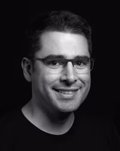 Portrait of Aaron Parecki taken at beyond tellerrand in Düsseldorf 2021 by Norman Posselt