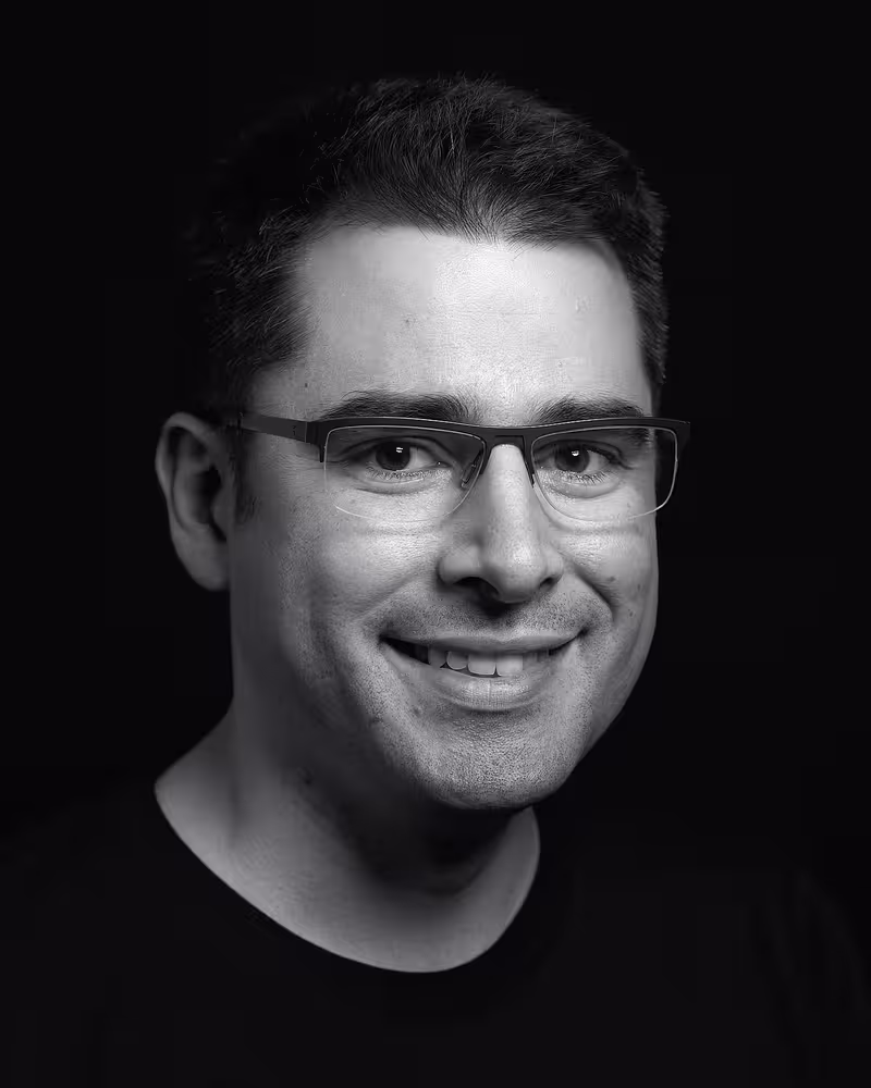 Portrait of Aaron Parecki taken at beyond tellerrand in Düsseldorf 2021 by Norman Posselt