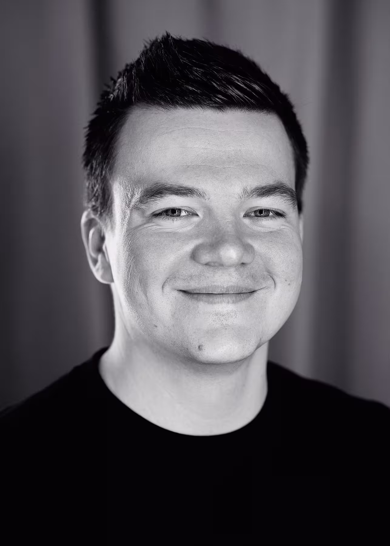 Portrait of Manuel Matuzovic taken at beyond tellerrand in Düsseldorf 2022 by Norman Posselt