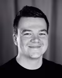 Portrait of Manuel Matuzovic taken at beyond tellerrand in Düsseldorf 2022 by Norman Posselt