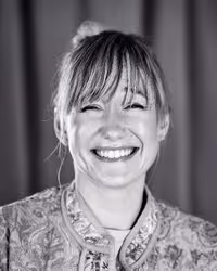 Portrait of Linda Liukas taken at beyond tellerrand in Düsseldorf 2022 by Norman Posselt