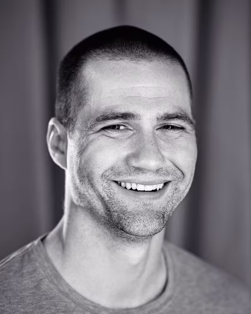 Portrait of Tim Kadlec taken at beyond tellerrand in Düsseldorf 2022 by Norman Posselt