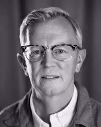 Portrait of Aarron Walter taken at beyond tellerrand in Düsseldorf 2022 by Norman Posselt