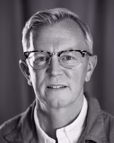 Portrait of Aarron Walter taken at beyond tellerrand in Düsseldorf 2022 by Norman Posselt