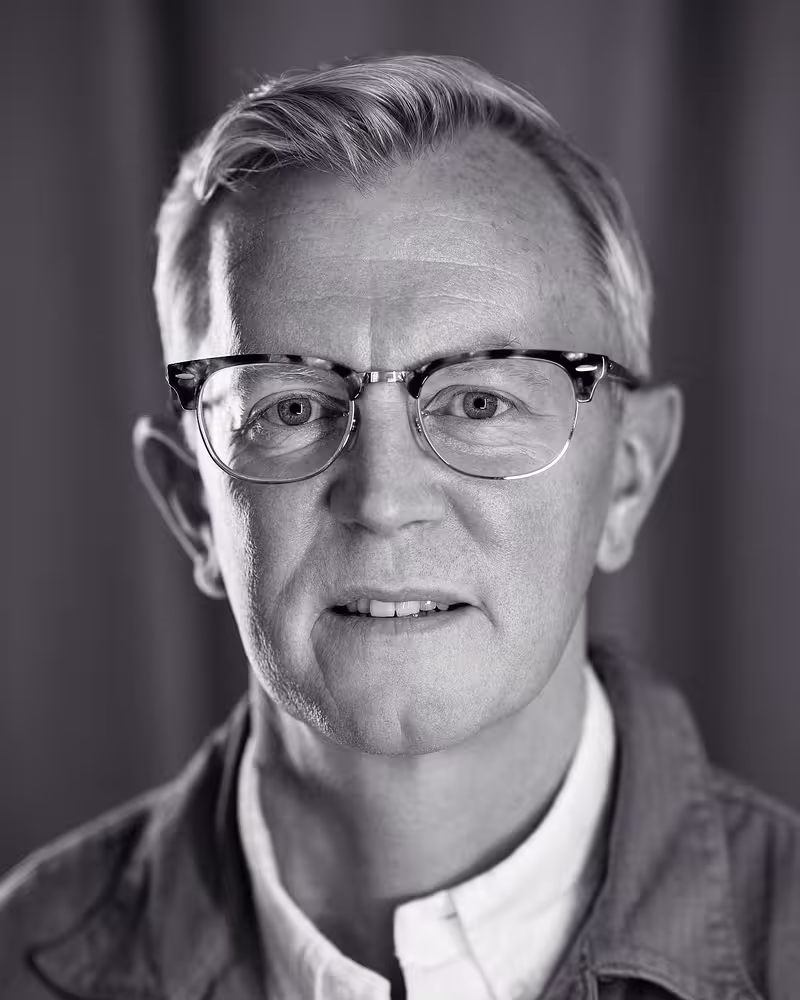 Portrait of Aarron Walter taken at beyond tellerrand in Düsseldorf 2022 by Norman Posselt