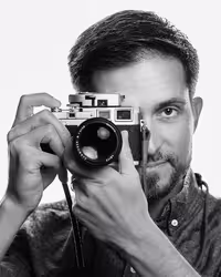 Portrait of Scott Kellum taken at beyond tellerrand in Düsseldorf 2023 by Norman Posselt