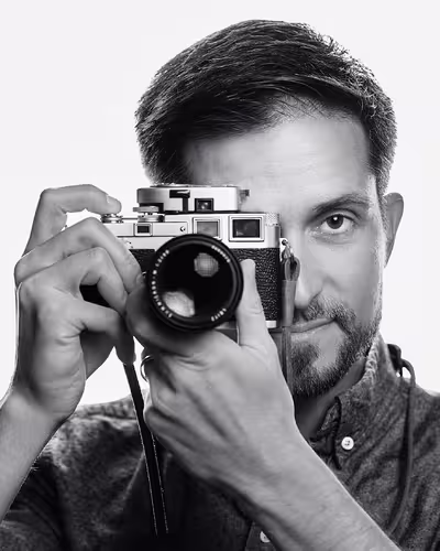 Portrait of Scott Kellum taken at beyond tellerrand in Düsseldorf 2023 by Norman Posselt