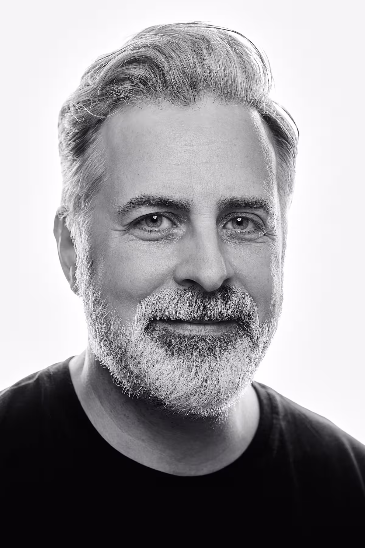 Portrait of David de Léon taken at beyond tellerrand in Düsseldorf 2024 by Norman Posselt