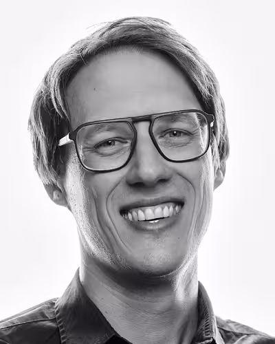 Portrait of Oliver Schöndorfer taken at beyond tellerrand in Düsseldorf 2024 by Norman Posselt