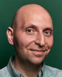 Portrait of Vitaly Friedman taken at beyond tellerrand in Düsseldorf 2025 by Norman Posselt