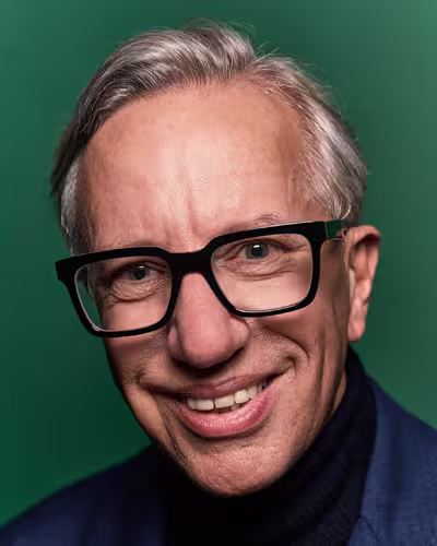 Portrait of Brendan Dawes taken at beyond tellerrand in Düsseldorf 2025 by Norman Posselt