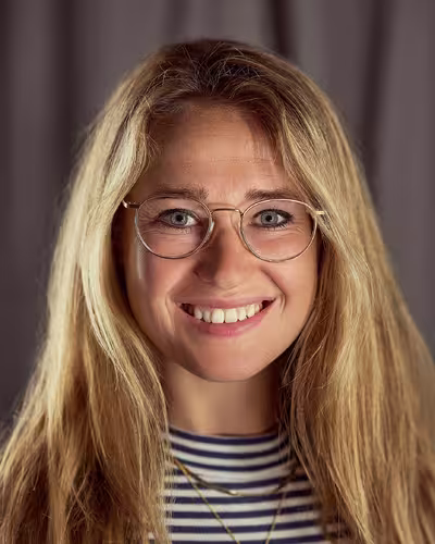 Portrait of Carolin Stüdemann taken at beyond tellerrand in Hamburg 2022 by Norman Posselt